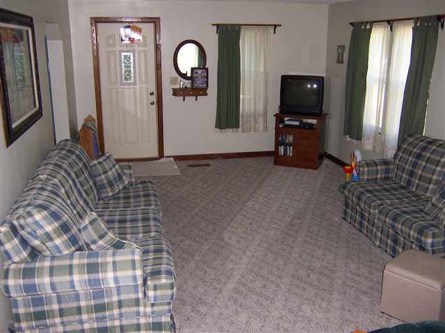 104 E Harrison St, Claypool, IN 46510 photo 4