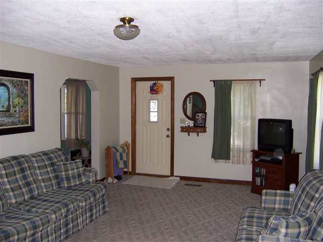 104 E Harrison St, Claypool, IN 46510 photo 3