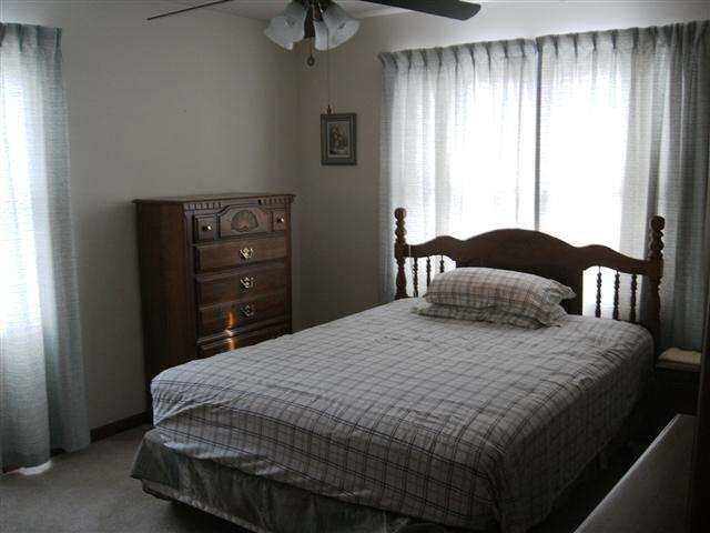 413 E Chicago St, Syracuse, IN 46567 photo 2