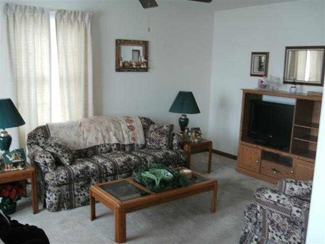 413 E Chicago St, Syracuse, IN 46567 photo 4