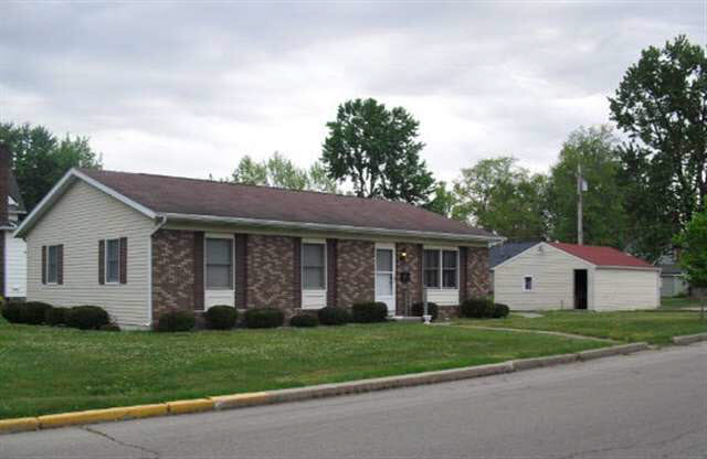 200 E John St, Syracuse, IN 46567 photo 1