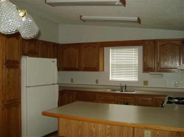 412 E Maple Grv, Syracuse, IN 46567 photo 3