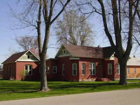 205 E Calhoun St, Claypool, IN 46510 photo 1