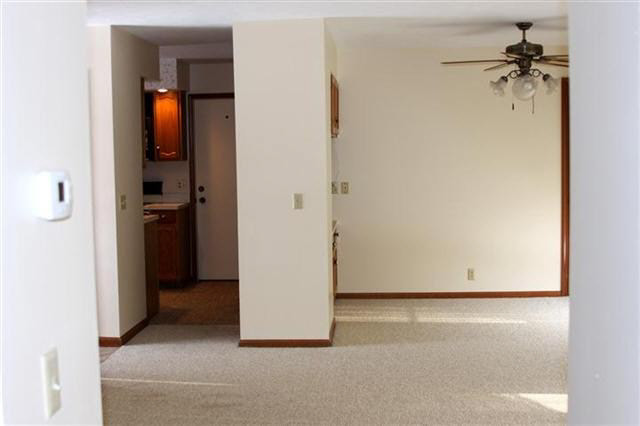 406 Crystal Valley Dr UNIT 2, Middlebury, IN 46540 photo 10