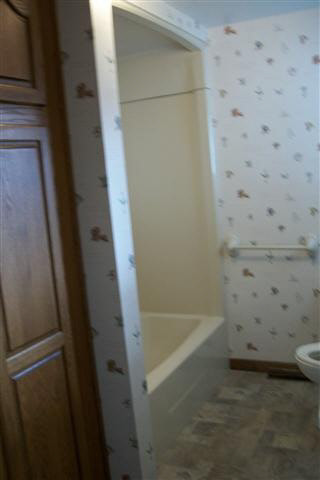 707 W Portland St, Syracuse, IN 46567 photo 8
