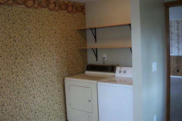 707 W Portland St, Syracuse, IN 46567 photo 7