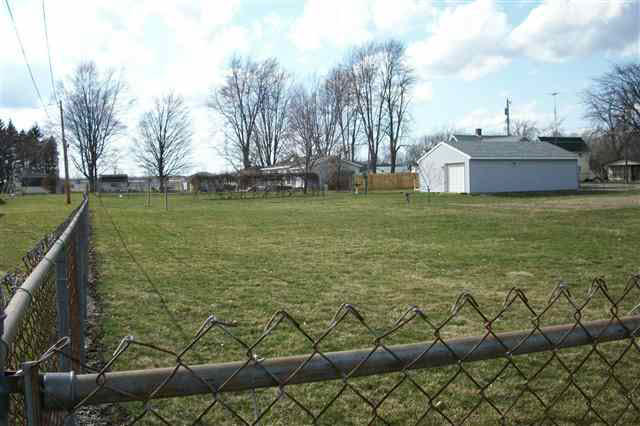 707 W Portland St, Syracuse, IN 46567 photo 4