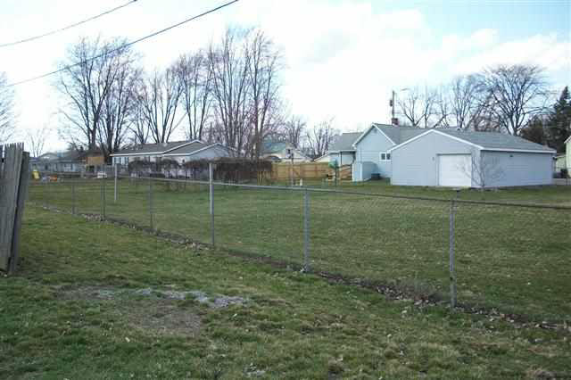 707 W Portland St, Syracuse, IN 46567 photo 3