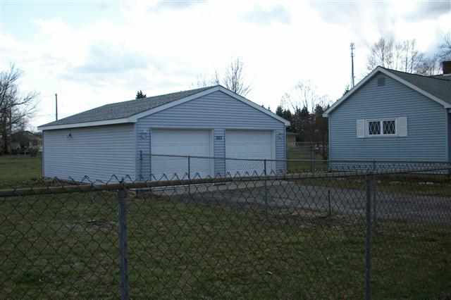 707 W Portland St, Syracuse, IN 46567 photo 2
