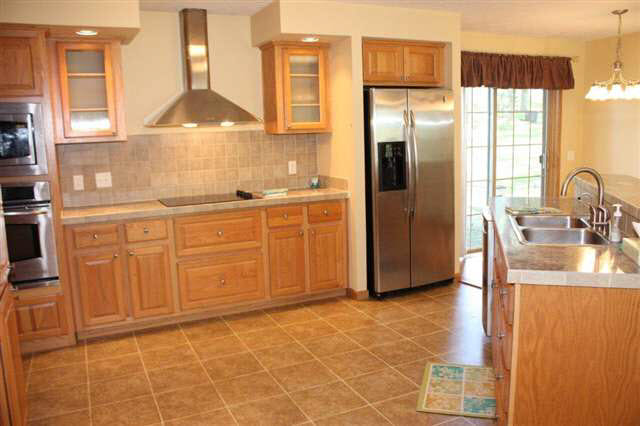 112 Esterbrook Dr, North Webster, IN 46555 photo 2