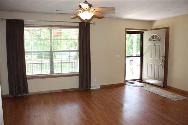 112 Esterbrook Dr, North Webster, IN 46555 photo 14