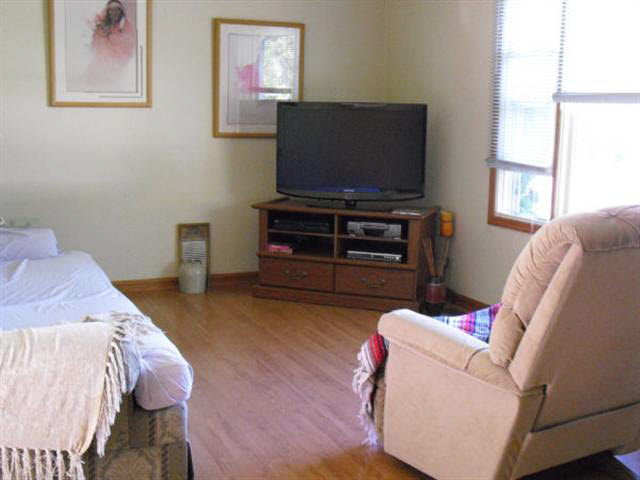 1409 N Workman Dr, Syracuse, IN 46567 photo 4