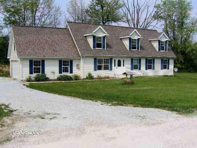 6582 E Iris Dr, Syracuse, IN 46567 photo 1