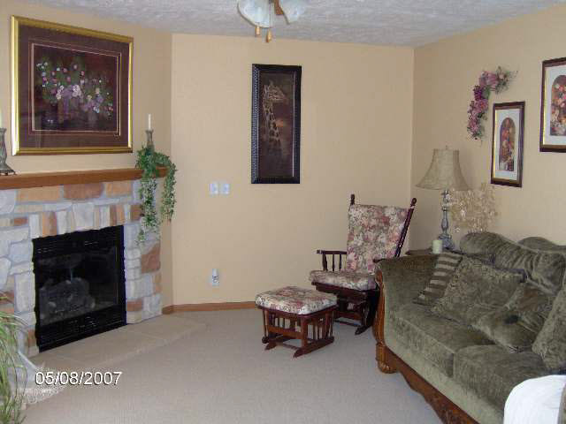 6582 E Iris Dr, Syracuse, IN 46567 photo 8