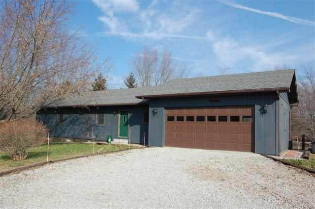 2216 S Southwood Dr, Warsaw, IN 46580 photo 1