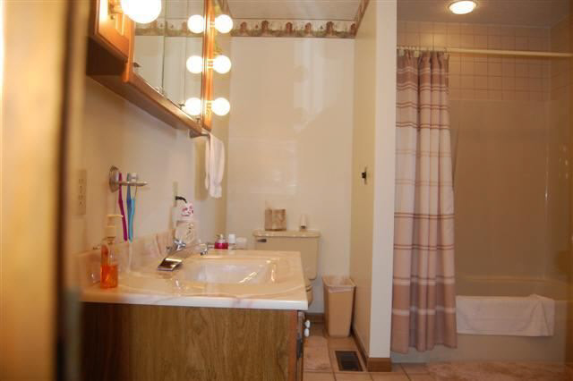 2216 S Southwood Dr, Warsaw, IN 46580 photo 10