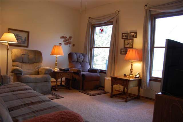 2216 S Southwood Dr, Warsaw, IN 46580 photo 3