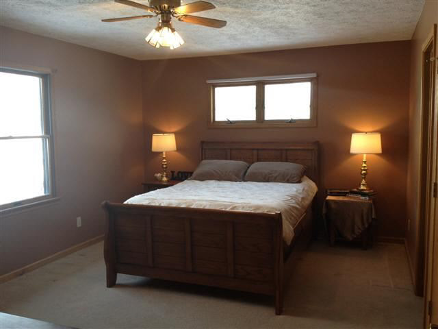 1823 E Springfield Dr, Warsaw, IN 46582 photo 2