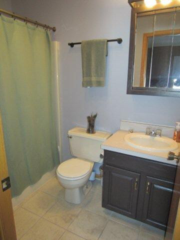 1823 E Springfield Dr, Warsaw, IN 46582 photo 3
