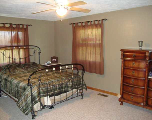 812 E Levi Lee Rd, Warsaw, IN 46582 photo 6