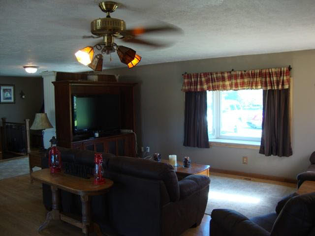 812 E Levi Lee Rd, Warsaw, IN 46582 photo 3
