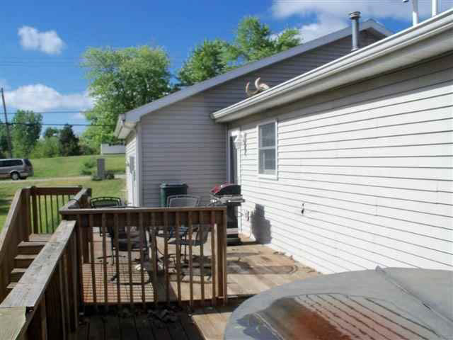 8454 E Hatchery Rd, Syracuse, IN 46567 photo 12