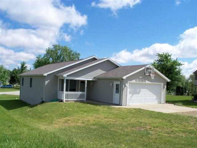 8454 E Hatchery Rd, Syracuse, IN 46567 photo 2