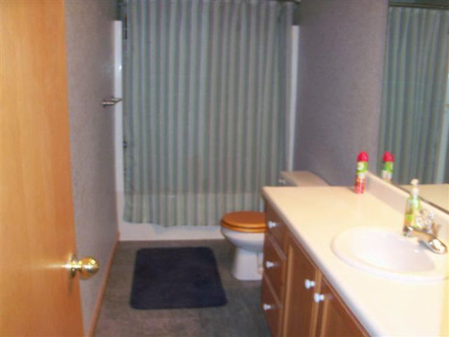 8454 E Hatchery Rd, Syracuse, IN 46567 photo 9