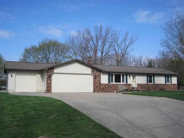 1689 S Redwood Rd, Warsaw, IN 46580 photo 1
