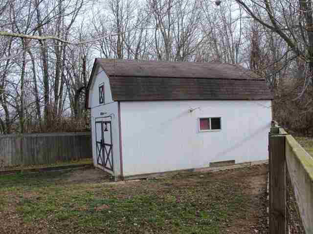 6913 E South Barbee Dr, Pierceton, IN 46562 photo 16