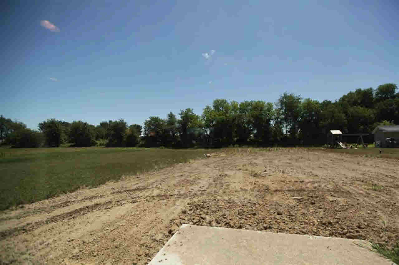 105 Kemar St, Wakarusa, IN 46573 photo 4