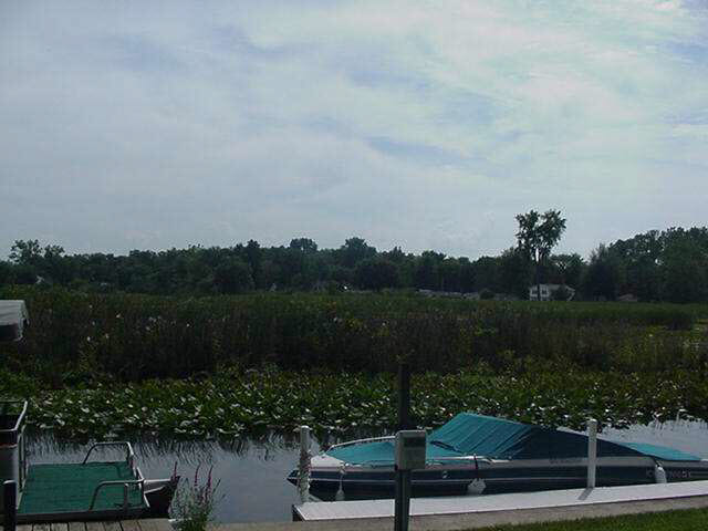 5881 E Pickwick Rd, Syracuse, IN 46567 photo 2