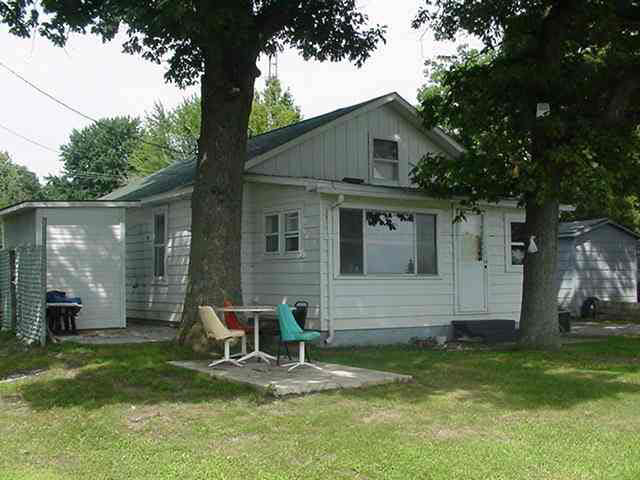 5881 E Pickwick Rd, Syracuse, IN 46567 photo 1