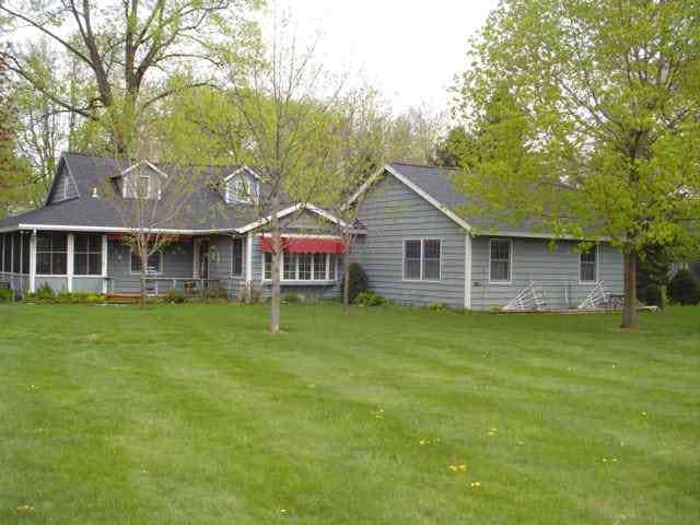 6883 E Waco Dr, Syracuse, IN 46567 photo 2