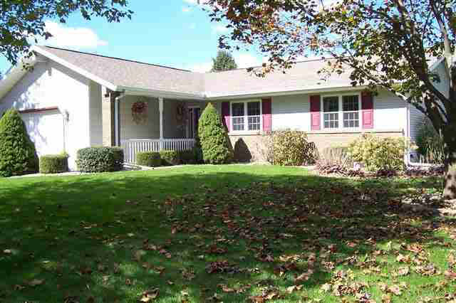 4572 E Fox Run Dr, Syracuse, IN 46567 photo 1