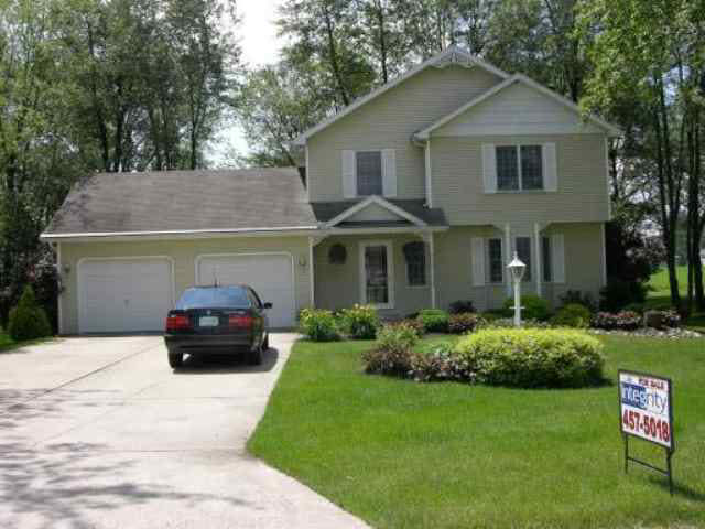 4565 E Fox Run Dr, Syracuse, IN 46567 photo 1
