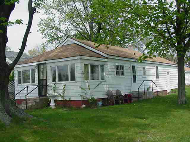 5863 E Pickwick, Syracuse, IN 46567 photo 1