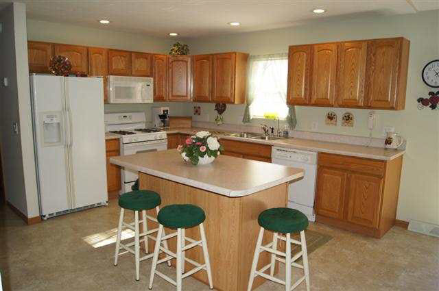 7429 W Lutes Dr, Warsaw, IN 46582 photo 2