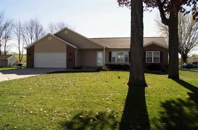 7429 W Lutes Dr, Warsaw, IN 46582 photo 1