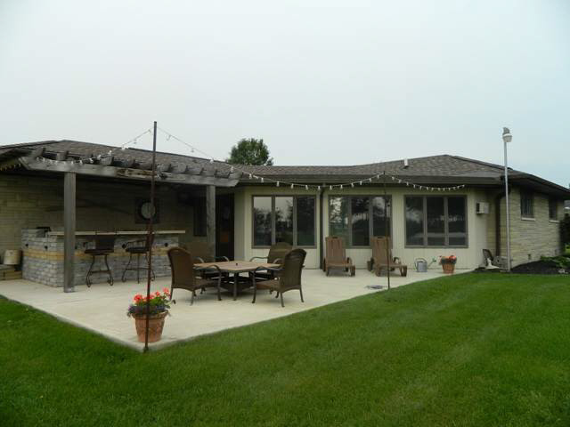 14 Fairlane Dr, Warsaw, IN 46580 photo 2