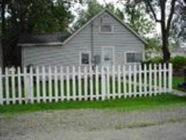 8575 E Smith Dr, Syracuse, IN 46567 photo 1