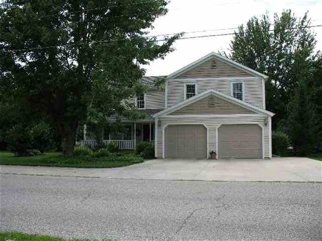 7935 E Cherokee Rd, Syracuse, IN 46567 photo 2