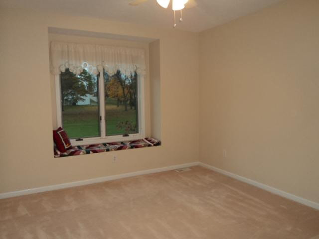 1927 Pikeview Dr, Warsaw, IN 46580 photo 9