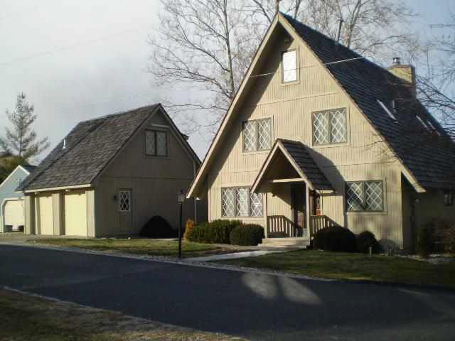 8112 E Quiet Harbor Dr, Syracuse, IN 46567 photo 2