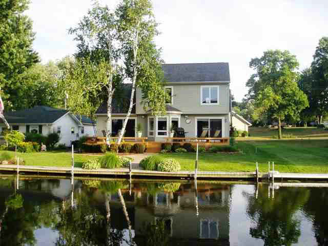 8050 E North Rd, Syracuse, IN 46567 photo 1