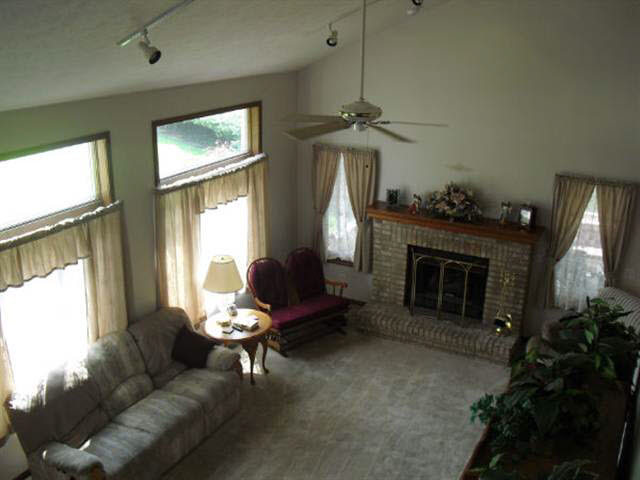 824 E Northshore Dr, Syracuse, IN 46567 photo 2