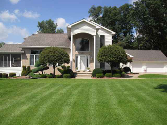 824 E Northshore Dr, Syracuse, IN 46567 photo 1