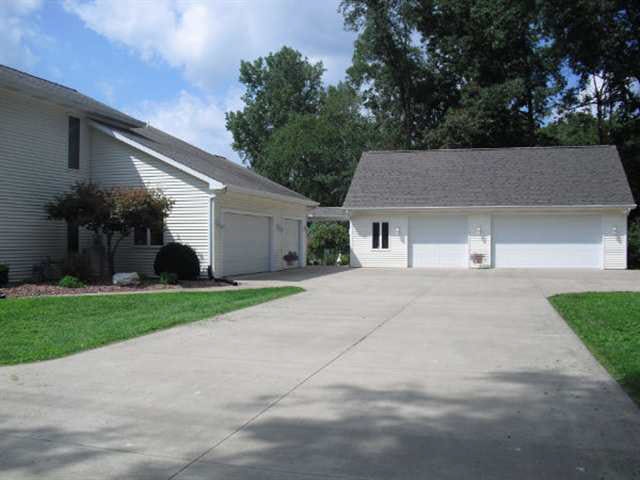 824 E Northshore Dr, Syracuse, IN 46567 photo 24