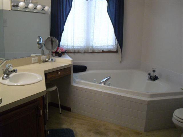 824 E Northshore Dr, Syracuse, IN 46567 photo 11