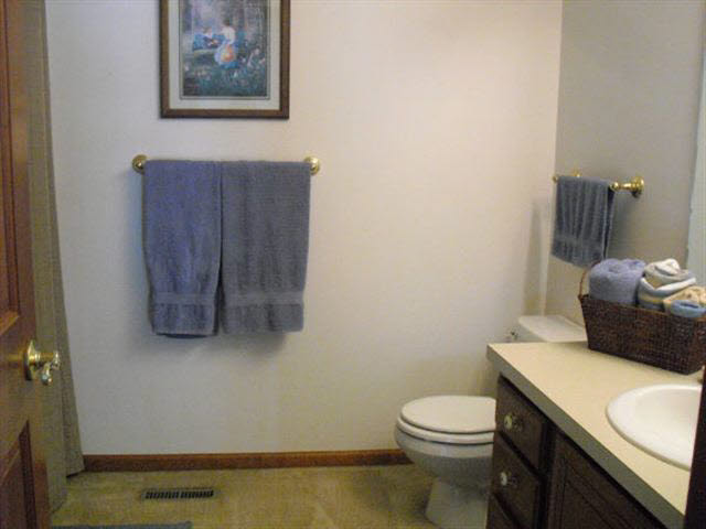 824 E Northshore Dr, Syracuse, IN 46567 photo 17